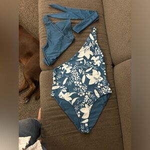 Tahiti reversible wrapsuit swimsuit,Baiia size 12 top 14 bottom. Lightly worn,